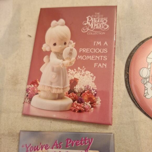 6 VTG PRECIOUS MOMENTS BUTTONS PINS LOT COLLECTORS CLUB - Picture 3 of 7
